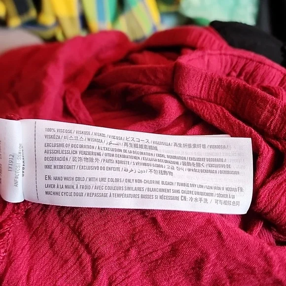 Abercrombie & Fitch Maroon & White Floral Embroide - Picture 6 of 6